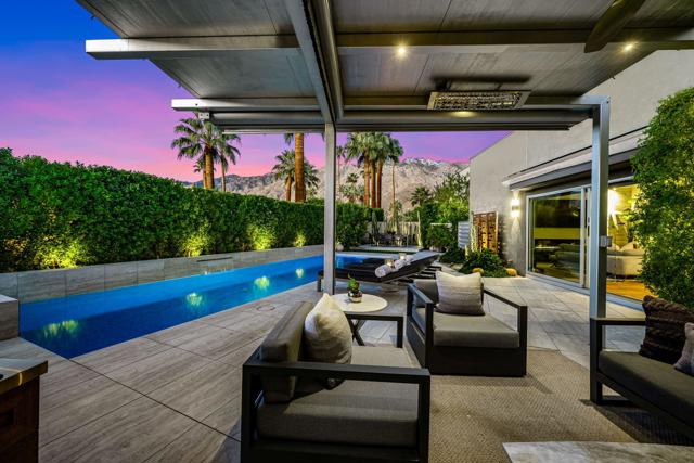 1047 Hunter Drive, Palm Springs CA: https://media.crmls.org/mediaz/e4a48389-f18d-4cf4-ac9c-b5f6fd0d9157.jpg