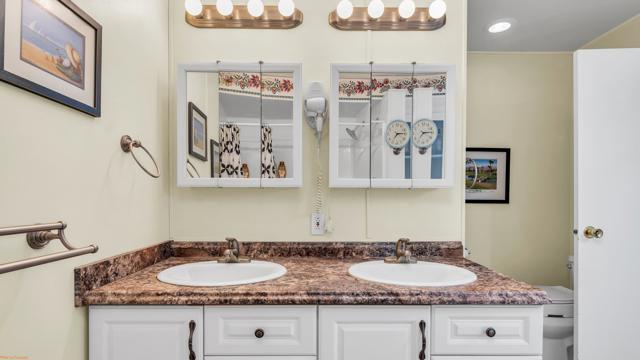 Image 17 of 36 For 15500 Bubbling Wells Road 275