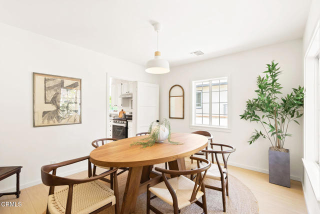 2376 Monte Vista Street, Pasadena CA: https://media.crmls.org/mediaz/e4a52f8d-31c0-4f7b-ad08-e4b281962f63.jpg