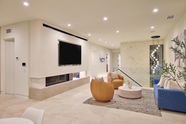 537 N Granados Avenue, Solana Beach CA: https://media.crmls.org/mediaz/e4a53a4c-0f30-41d8-bce6-c77fa3e8fa60.jpg