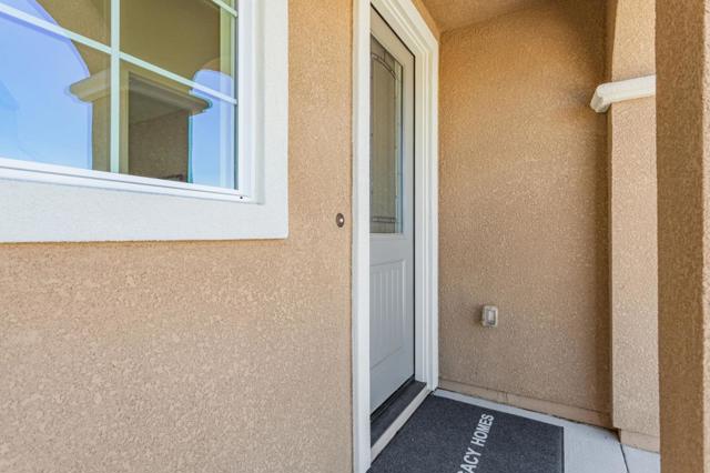 1143 Coyote Peak Way, Hollister CA: https://media.crmls.org/mediaz/e4a53d32-6573-425a-8dce-3cefeddf72b2.jpg