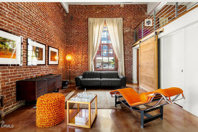 940 E 2nd Street, Los Angeles CA: https://media.crmls.org/mediaz/e4a54b34-9c5d-4585-92e1-d38fa70cd5c5.jpg