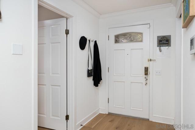 8880 Villa La Jolla Dr, La Jolla CA: https://media.crmls.org/mediaz/e4a5b986-55b1-41c9-9385-2135ebd86e1a.jpg