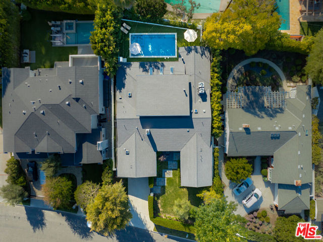 4961 Noeline Avenue, Encino CA: https://media.crmls.org/mediaz/e4a5eadc-1cdc-4d1b-aae3-a007c28631fe.jpg