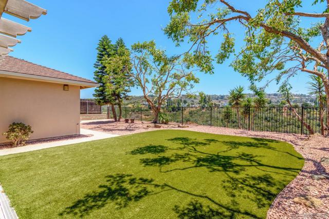 5805 Laramie Way, San Diego CA: https://media.crmls.org/mediaz/e4a6290f-3d33-40a0-98cd-d0e0aa5e211d.jpg