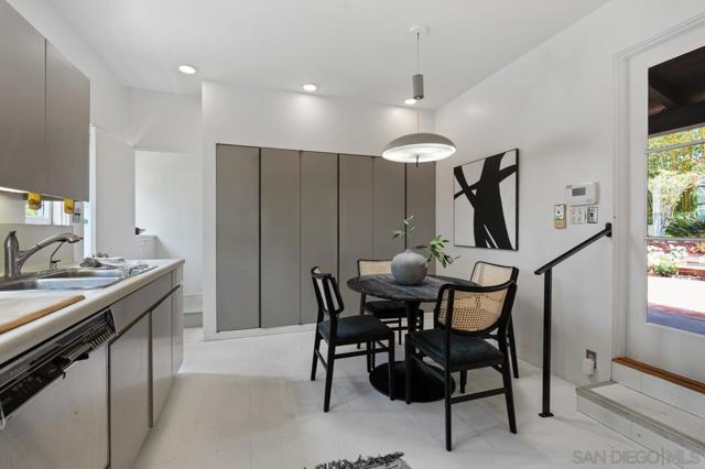 7316 Encelia Dr., La Jolla CA: https://media.crmls.org/mediaz/e4a6d9aa-d25a-4c90-9409-84be135a751a.jpg