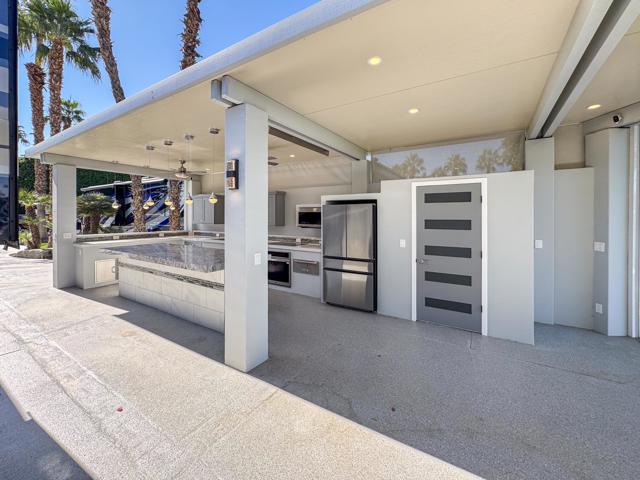 80394 Avenue 48, Indio CA: https://media.crmls.org/mediaz/e4a6dfae-4a6d-45dd-8e3a-7bc5a7d3dca8.jpg