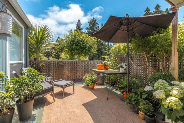 33 Knollwood Drive, Aptos CA: https://media.crmls.org/mediaz/e4a72f53-ea44-4341-8ba6-6608e3d7b94a.jpg