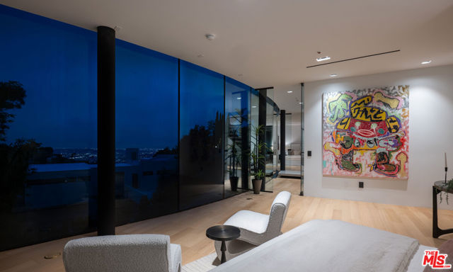 9277 Thrush Way, Los Angeles CA: https://media.crmls.org/mediaz/e4a7f31a-30c5-4c7e-a8ec-0eec73c01566.jpg