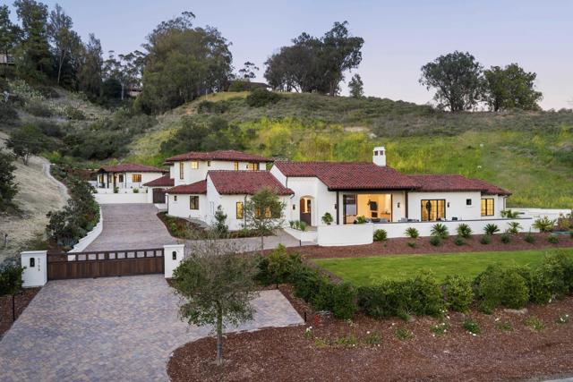 5758 60 Las Palomas, Rancho Santa Fe CA: https://media.crmls.org/mediaz/e4a8431e-435f-4f9a-9f06-844c834bab5b.jpg