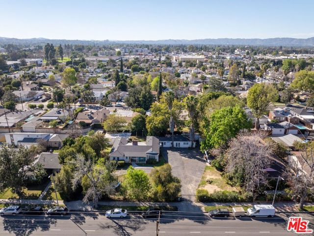 6655 Lindley Avenue, Reseda CA: https://media.crmls.org/mediaz/e4a8883e-671f-4041-9e56-1d2ee07ddc7e.jpg