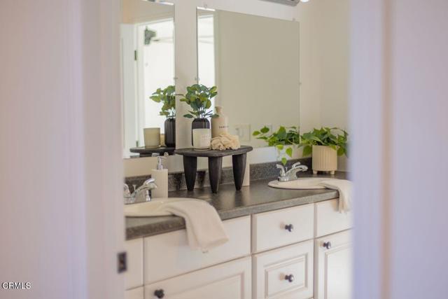 1035 Moreno Drive, Ojai CA: https://media.crmls.org/mediaz/e4a8b196-366c-4a9e-b9fa-e77ea768236e.jpg