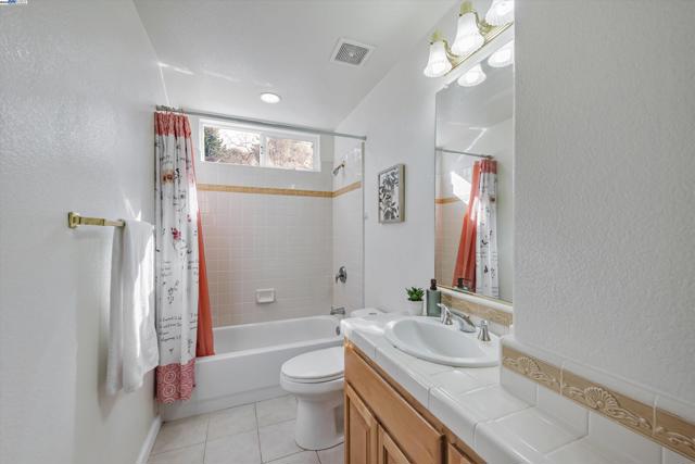Image 34 of 43 For 3109 Vista Lane