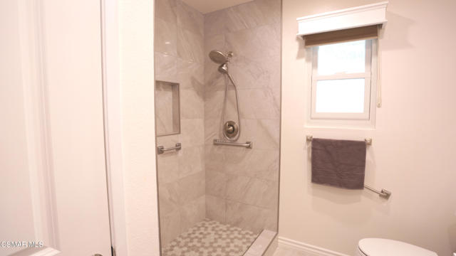 35205 Village 35, Camarillo CA: https://media.crmls.org/mediaz/e4a90898-af05-4575-92eb-d11eddc13525.jpg