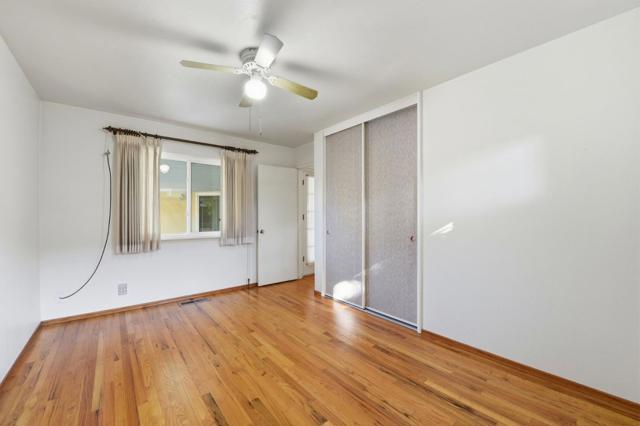 4975 Bel Escou Drive, San Jose CA: https://media.crmls.org/mediaz/e4a95f4d-29ed-4b66-8dbb-9899c85715ec.jpg