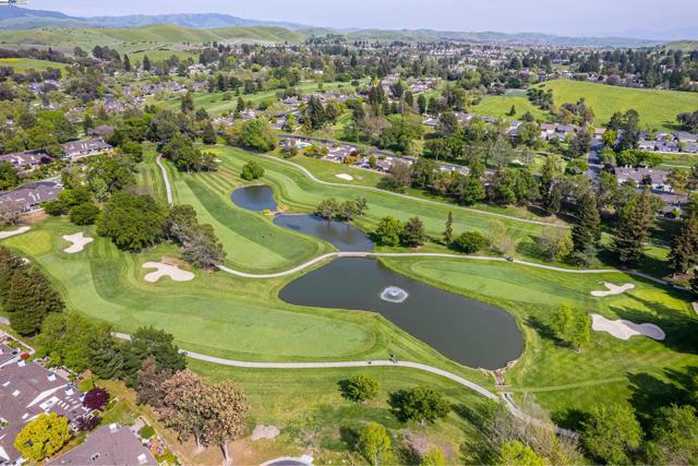 553 Saint George Rd, Danville CA: https://media.crmls.org/mediaz/e4a9cc2d-7fb6-406d-aea1-6cecaa075869.jpg