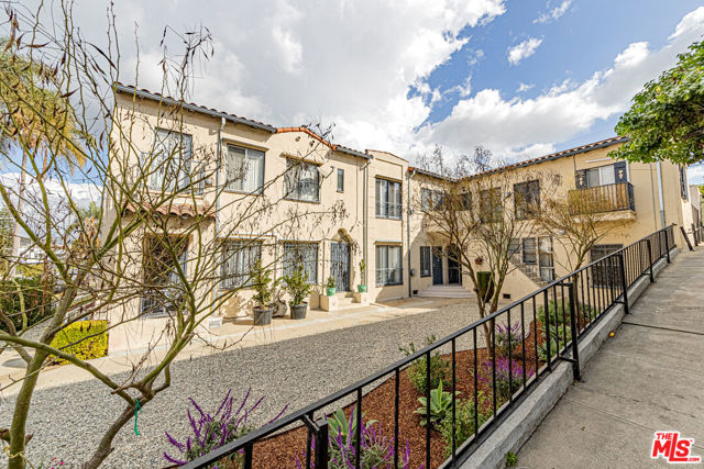 1152 S Bronson Avenue, Los Angeles CA: https://media.crmls.org/mediaz/e4aa9d11-14c9-4e3d-8dbf-c9d912f50fe1.jpg