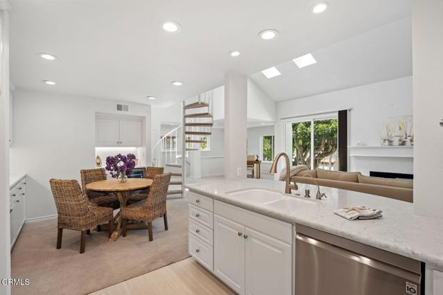 Detail Gallery Image 10 of 39 For 1941 Majorca Dr, Oxnard,  CA 93035 - 2 Beds | 2 Baths