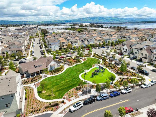 37256 Sand Bar Place, Newark CA: https://media.crmls.org/mediaz/e4af06ee-06bf-4b3e-a69a-c9a67213794a.jpg