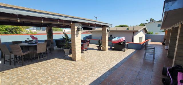 5101 Roscrea Avenue, San Diego CA: https://media.crmls.org/mediaz/e4af2c00-2296-4f67-9311-d76d6f9d7677.jpg