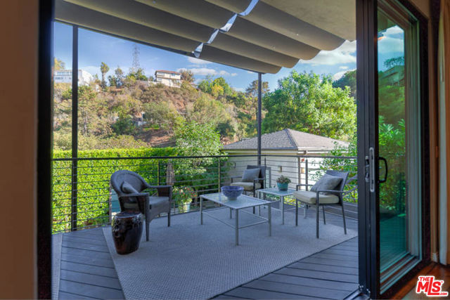8573 Appian Way, Los Angeles CA: https://media.crmls.org/mediaz/e4af4aa3-e82b-4750-99b4-76c965fa52e0.jpg