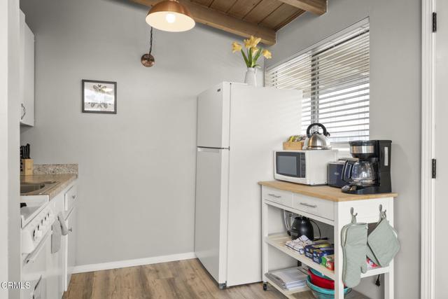 1132 1142 Pittsfield Lane, Ventura CA: https://media.crmls.org/mediaz/e4afa6c0-0b9e-406f-8e9e-64a6c3364404.jpg