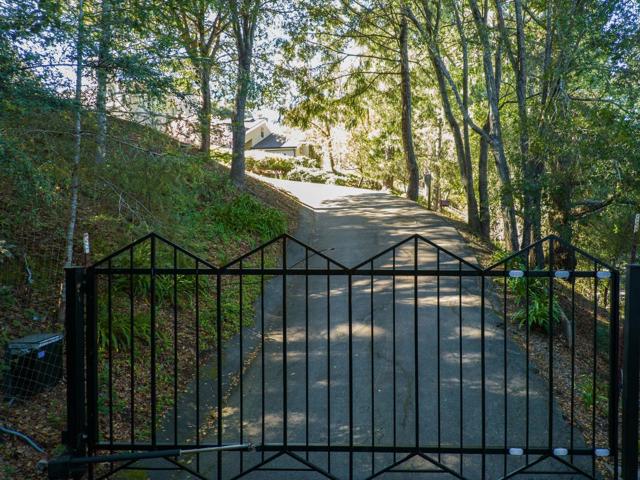 925 Skyward Drive, Aptos CA: https://media.crmls.org/mediaz/e4b07667-c7ad-4543-b594-3833ef80d278.jpg