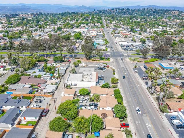 548 9th Avenue, Escondido CA: https://media.crmls.org/mediaz/e4b1339b-f5e3-4345-b546-a7cafc84589a.jpg