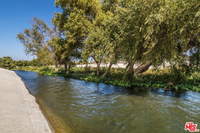 2660 Newell Street, Los Angeles, California 90039, ,Multi-Family,For Sale,Newell,25602195