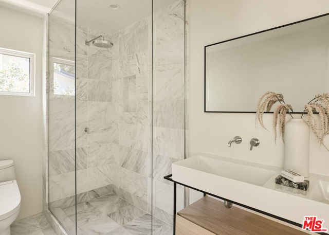 17155 Clemons Drive, Encino CA: https://media.crmls.org/mediaz/e4b33964-206f-4c0b-b785-c46aadab5939.jpg