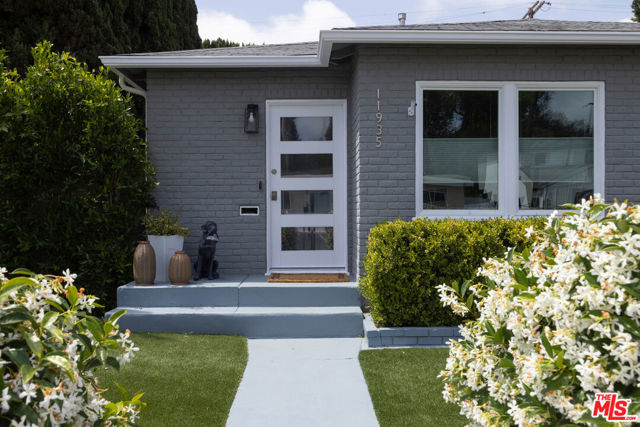 11935 Bray Street photo 4