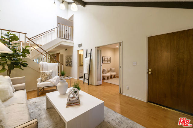 4628 Maytime Lane, Culver City CA: https://media.crmls.org/mediaz/e4b42432-896c-41f7-9805-5c0c4f8bc38a.jpg