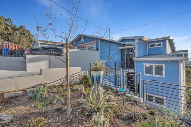 3074 Malcolm Avenue, Oakland CA: https://media.crmls.org/mediaz/e4b49af0-0d27-448f-b4dd-246f2a44243b.jpg