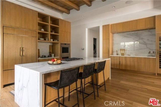 5107 Gaynor Avenue, Encino CA: https://media.crmls.org/mediaz/e4b4c7ae-f478-4e09-9cfe-6df05430d7b9.jpg