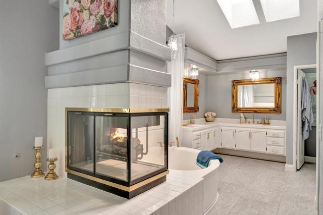 1359 Corte Alveo, Oceanside CA: https://media.crmls.org/mediaz/e4b510c1-7a2b-4d0b-9872-5b2884007946.jpg