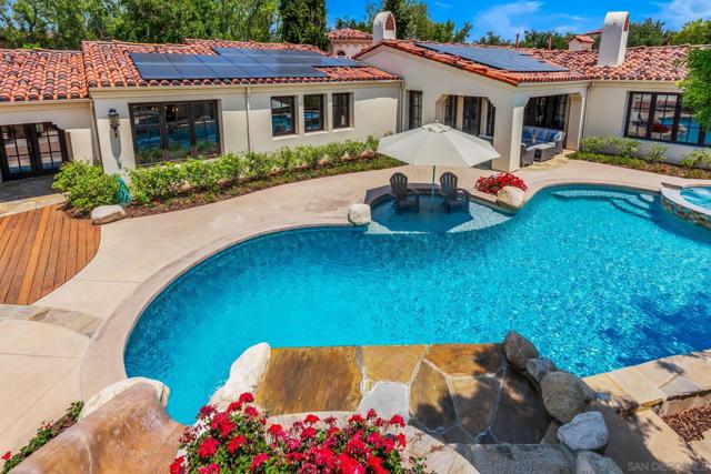 7975 Villas, San Diego CA: https://media.crmls.org/mediaz/e4b5a483-2db9-46c2-89d4-a127b7874e03.jpg