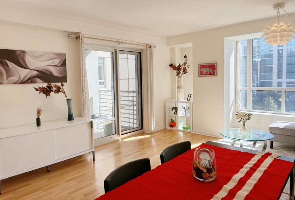 400 Beale Street #1102