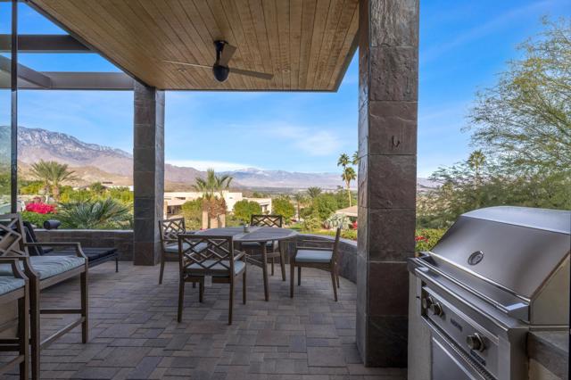 15 Buena Vista Court, Rancho Mirage CA: https://media.crmls.org/mediaz/e4b61414-267b-4dc8-a912-6f8a840e4151.jpg