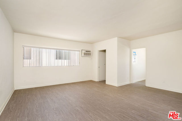 14805 Erwin Street, Van Nuys CA: https://media.crmls.org/mediaz/e4b62e35-fccb-43ff-86e9-f31cbef405d1.jpg