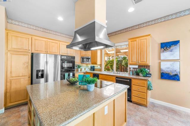 444 Cabonia Ct, Pleasanton CA: https://media.crmls.org/mediaz/e4b7dfeb-f811-4dd7-b86e-bf036cb6beec.jpg
