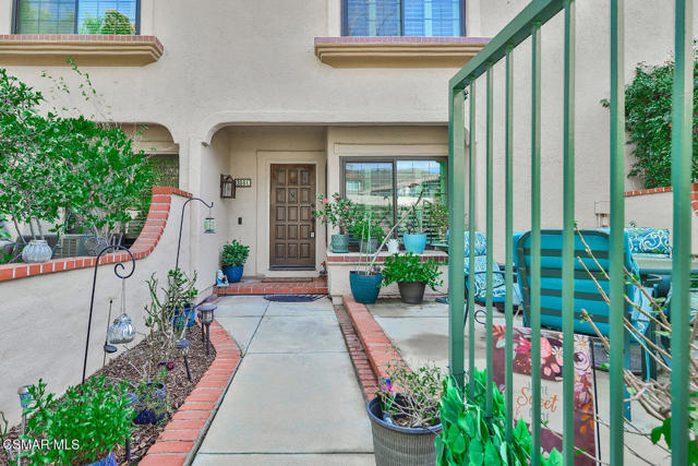 388 Country Club Drive, Simi Valley CA: https://media.crmls.org/mediaz/e4b7e7fa-ae65-4825-b0c6-45b1ee311e2c.jpg