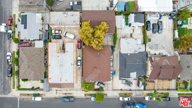 2905 W 14th Street, Los Angeles CA: https://media.crmls.org/mediaz/e4b9cc0f-a238-41c0-9e6e-7e8c5e342b02.jpg