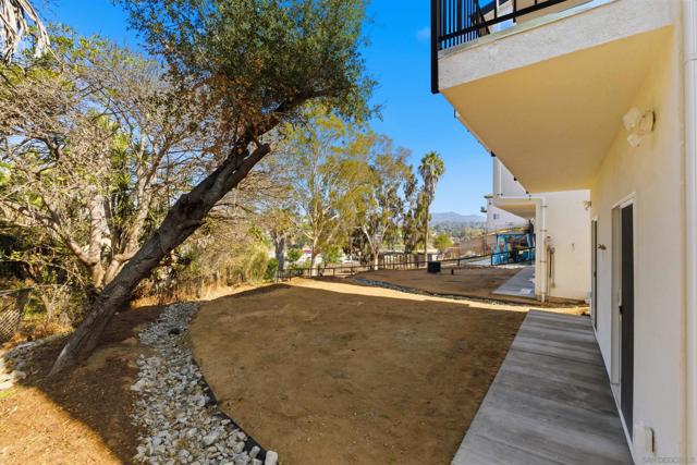 490 Lado De Loma Dr #1-4, Vista CA: https://media.crmls.org/mediaz/e4ba4e54-bfca-40e6-8e0b-543672112227.jpg