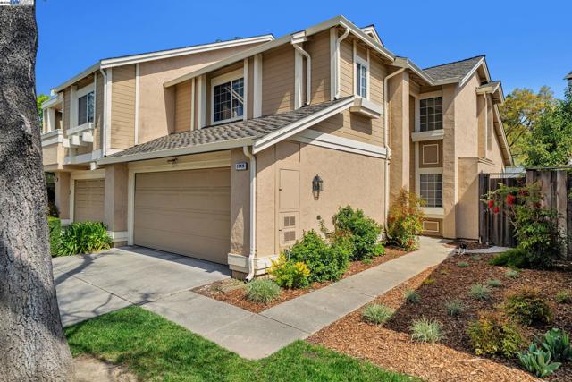 1549 Trimingham Drive, Pleasanton CA: https://media.crmls.org/mediaz/e4bb1ab5-26b2-4f13-9d79-50d559ea65ee.jpg