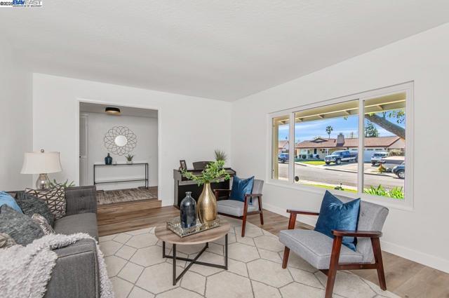 6767 Taffy Ct, Pleasanton CA: https://media.crmls.org/mediaz/e4bb4a5d-f8a6-4489-8a84-d6b22820ea34.jpg