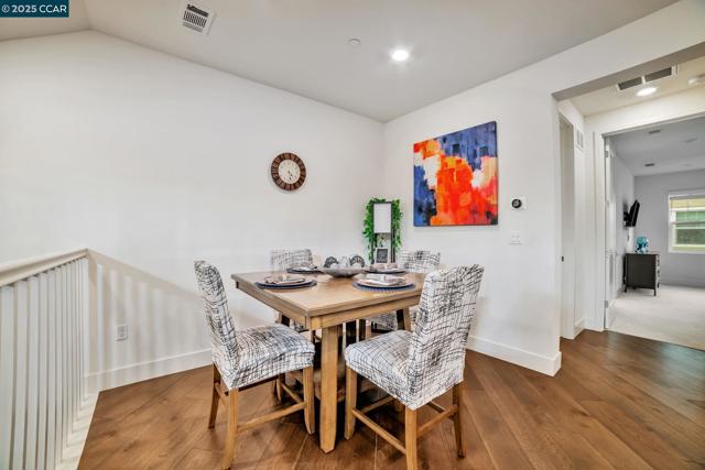 33103 Via Vicenza, San Ramon CA: https://media.crmls.org/mediaz/e4bc1e35-21b2-4771-96cc-a4fc517659f3.jpg