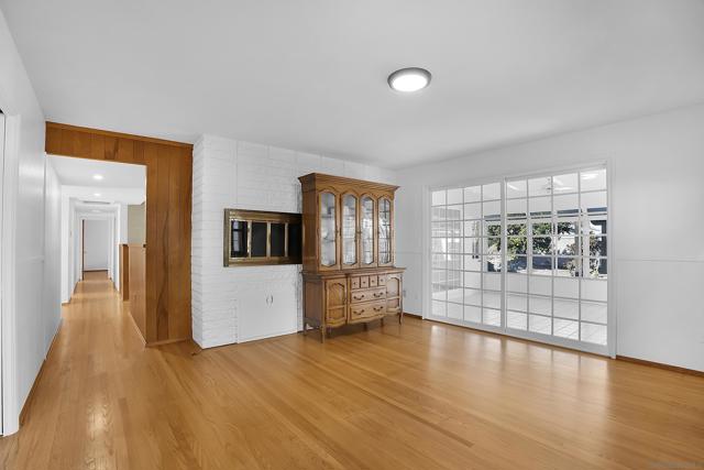 5852 Lomond Drive, San Diego CA: https://media.crmls.org/mediaz/e4bc3b79-b95a-4b3f-95eb-3098a898572d.jpg