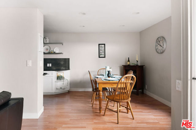 4637 Willis Avenue, 107 photo 6