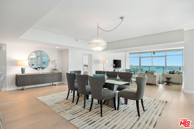 13650 MARINA POINTE Drive, Marina del Rey CA: https://media.crmls.org/mediaz/e4bd4962-2a97-4472-b5a5-aba477b7c0f4.jpg