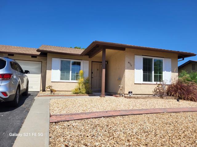 Detail Gallery Image 2 of 15 For 4536 Beverly Glen Dr, Oceanside,  CA 92056 - 2 Beds | 1 Baths